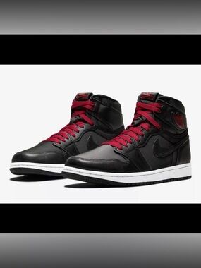 Nike Air Jordan 1 Retro High OG Men’s 13 Black Red Satin High Top Sneakers